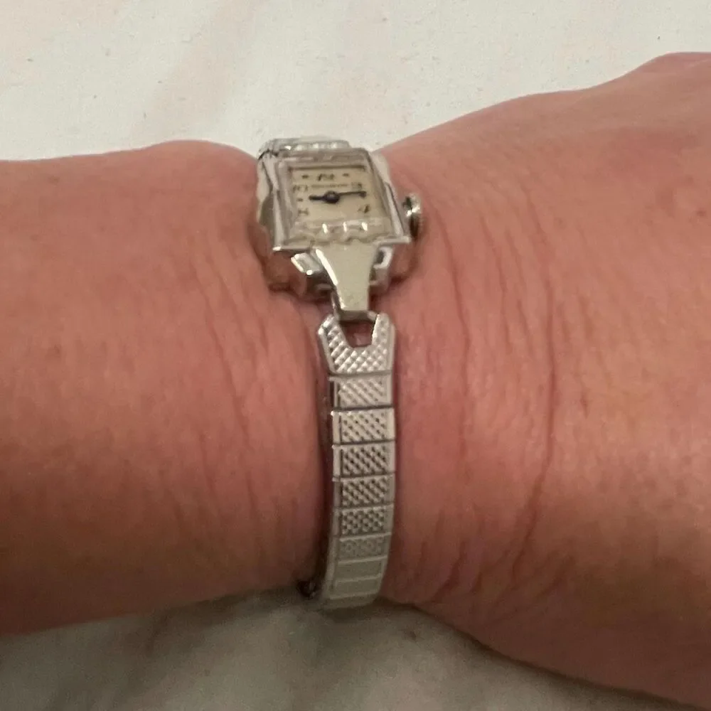 Art Deco Mid Century Bulova Ladies Watch beautiful working condition from 1959